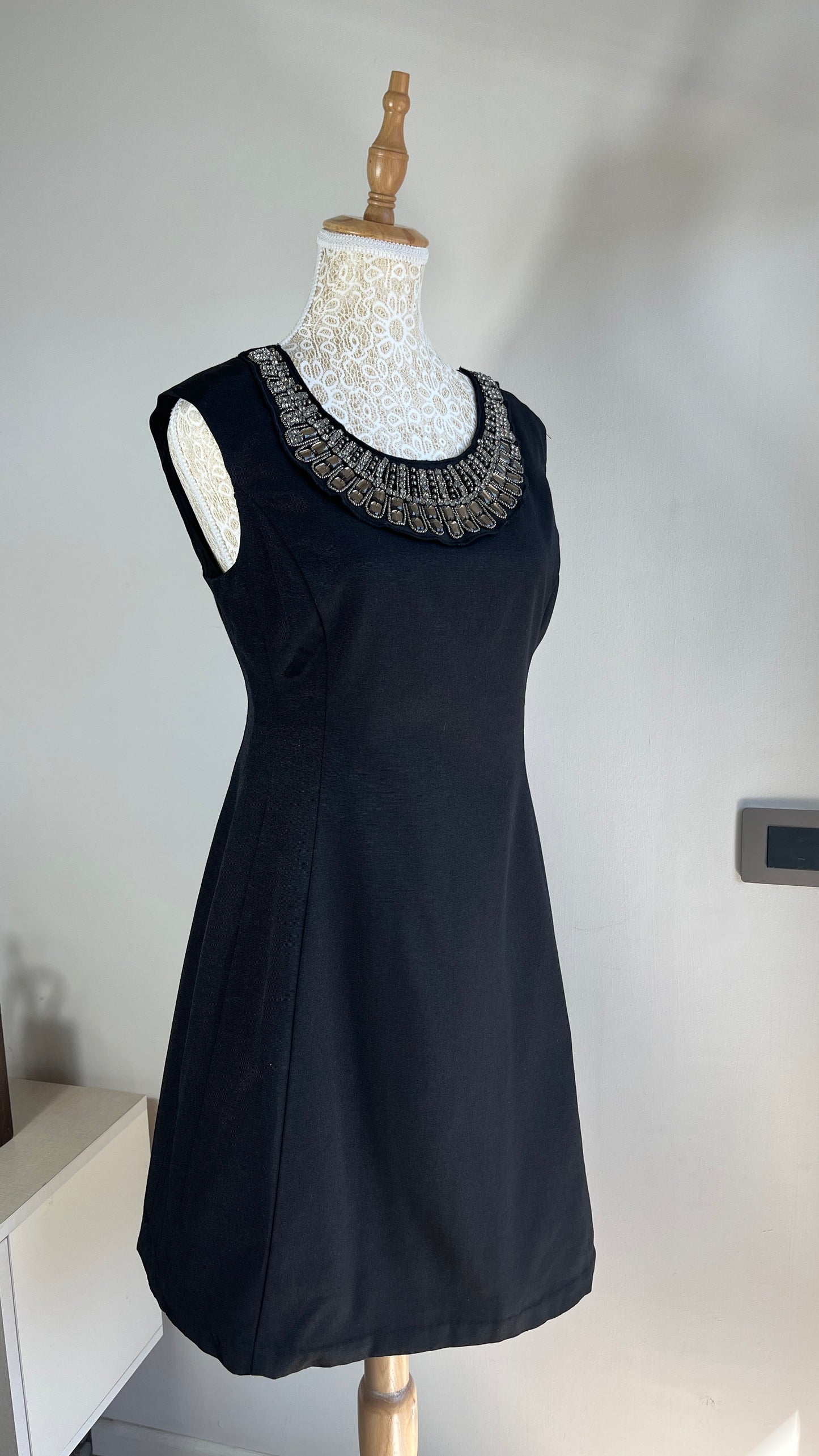 Vestido con pedrería Alfani Talla S