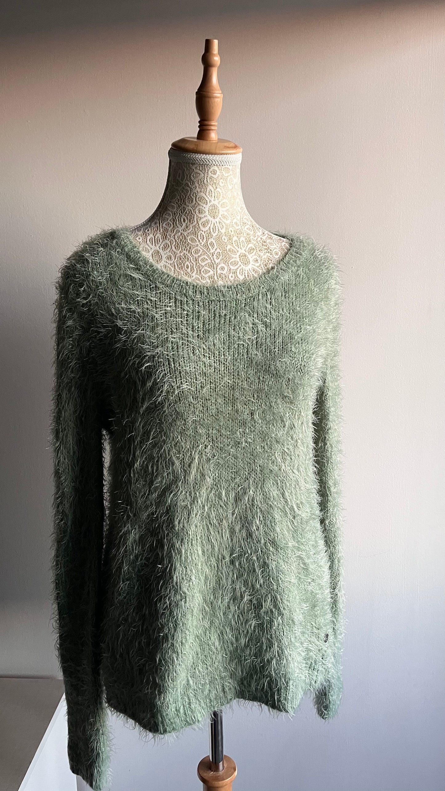 Sweater L
